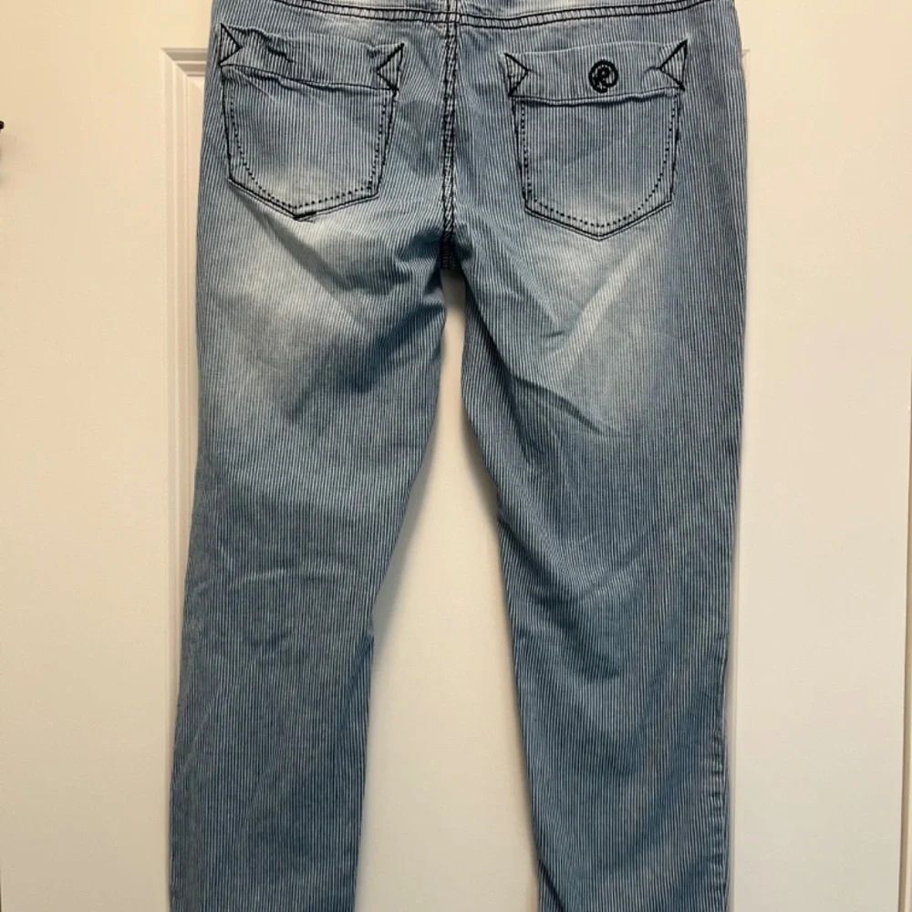 ReWash Low Rise Jeans - Size 7 - Denim & White Pin Stripe - EUC - Picture 9 of 14